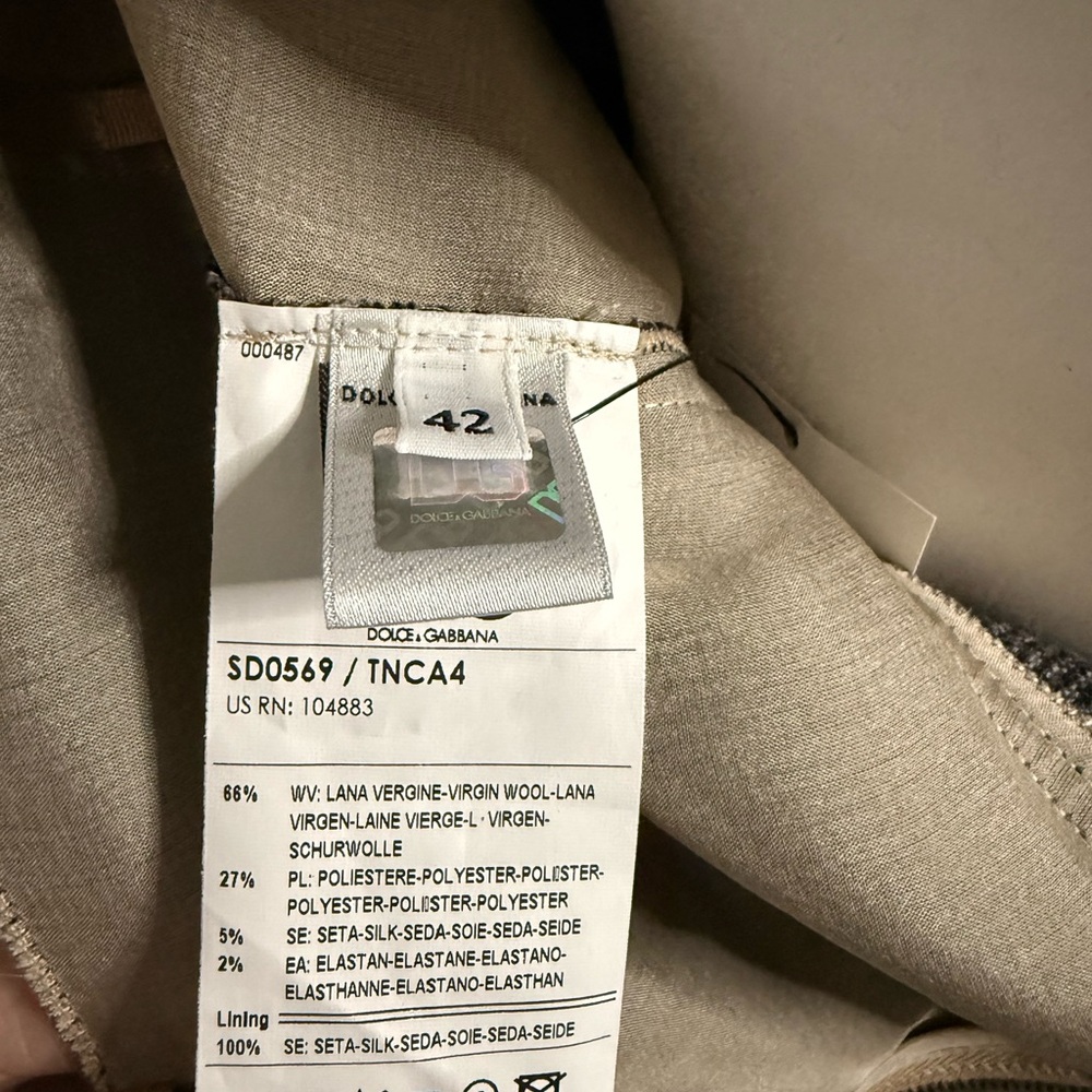 NWT- D&G Dolce and Gabbana lightweight wool/silk blend, size IT 42 - Picture 7 of 7